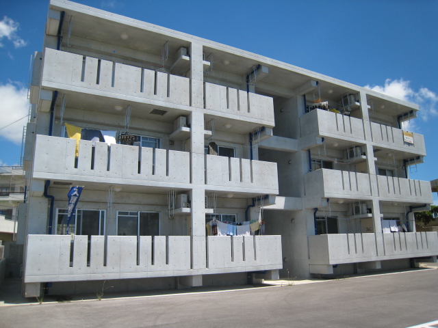 シャトレ喜納 外観